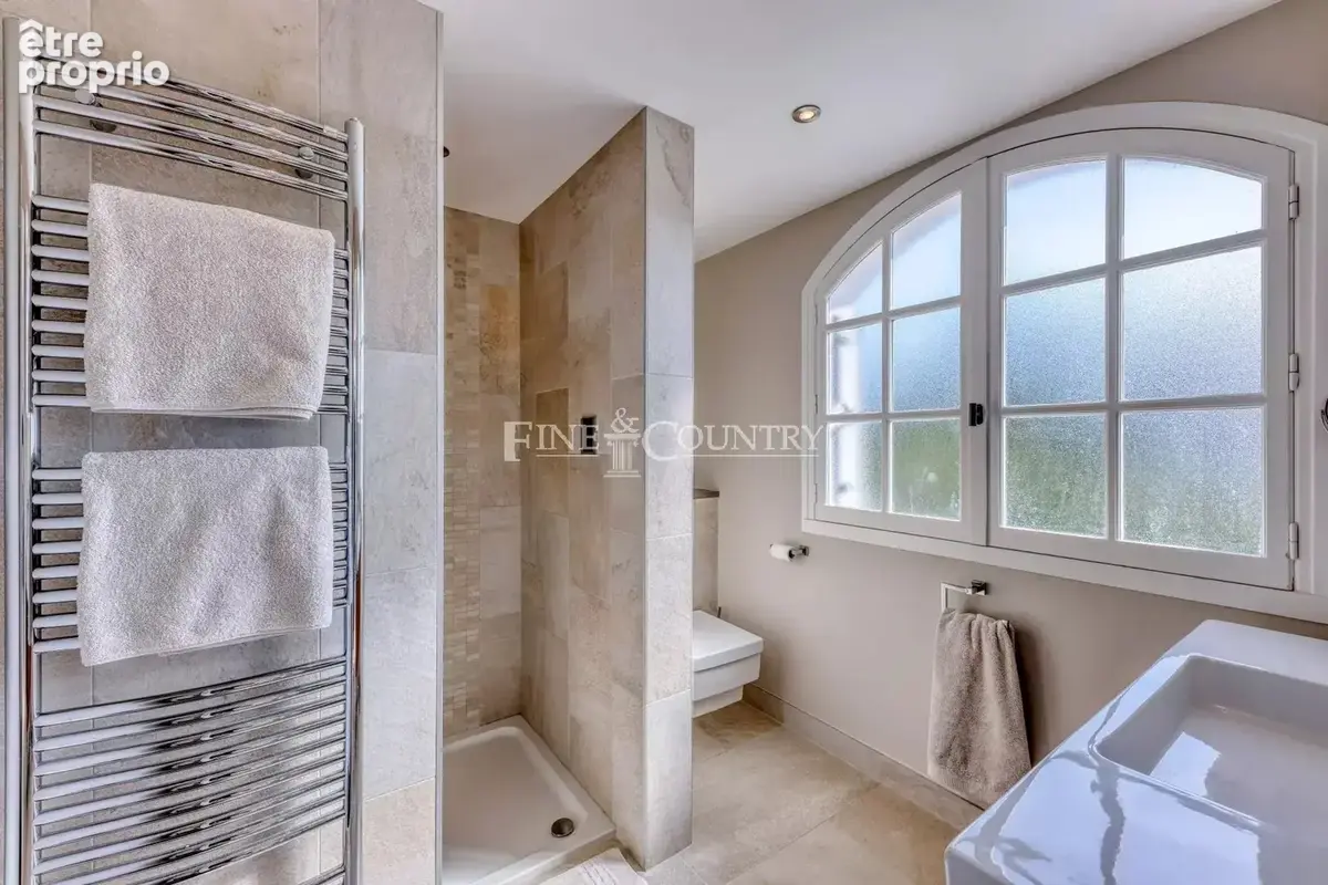 Vente villa  à Mandelieu avec piscine  et vue panoramique - photo 16