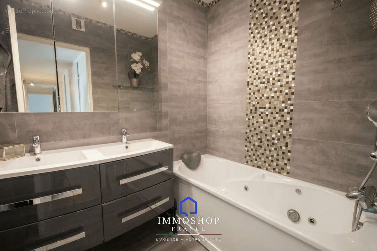 Appartement à MARSEILLE-8E