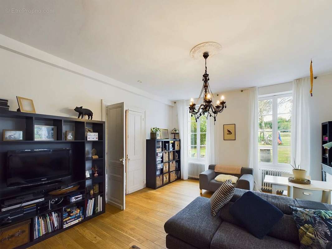 Un domaine exceptionnel avec Maison de Maître, 5 maisons d’amis, salles de réception, piscine, sauna et spa, à côté de Saint Emi - photo 6