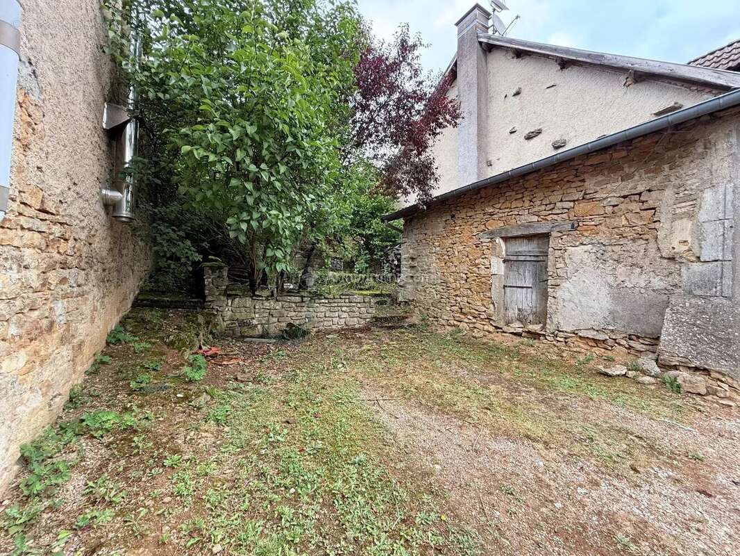 Maison à OUTREMECOURT