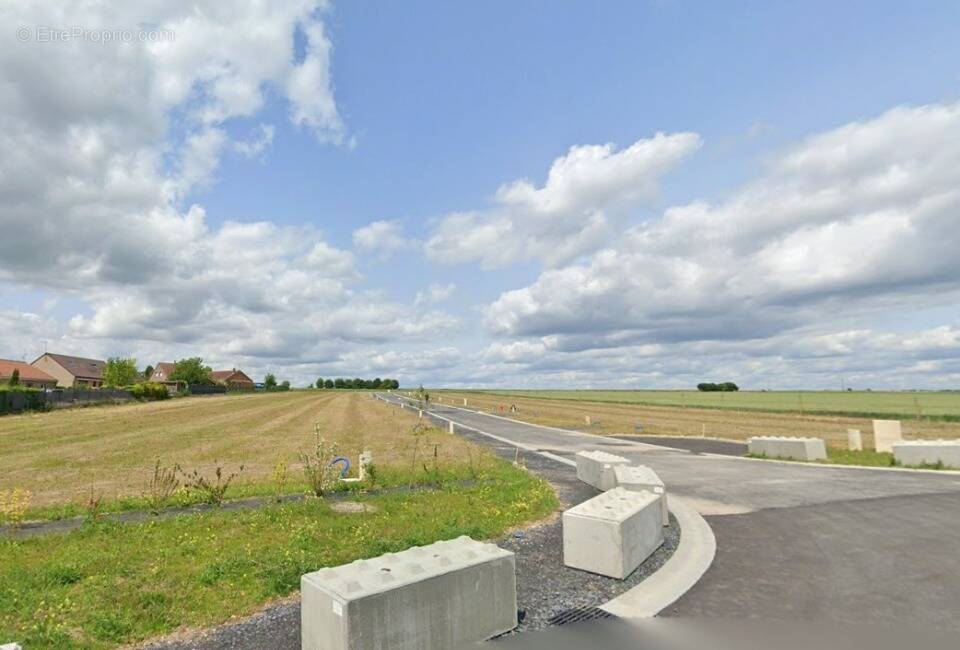 Terrain à AUBIGNY-AU-BAC