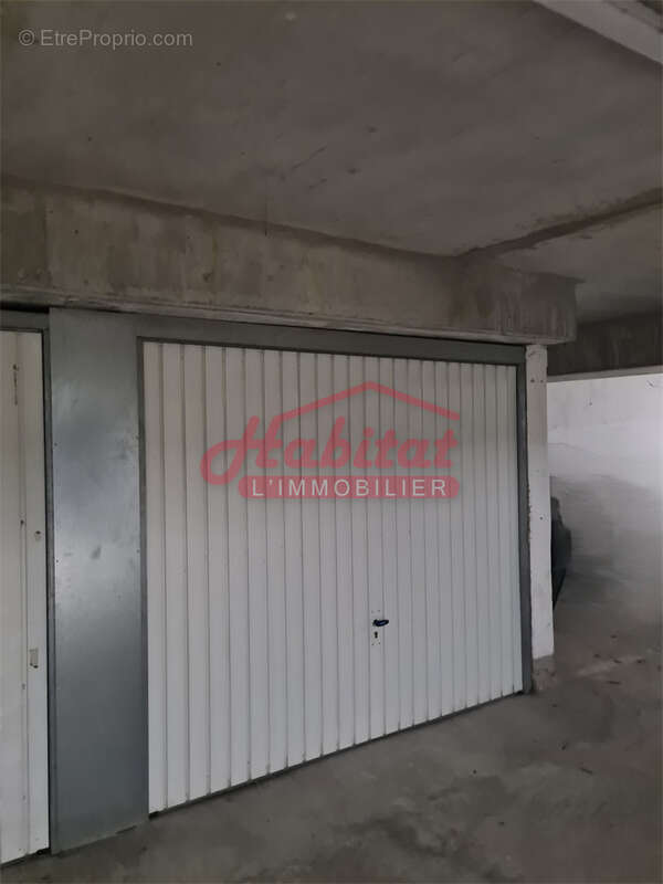 Chelles-coeur de ville - grand appartement 2 pieces avec terrasse et box - photo 8