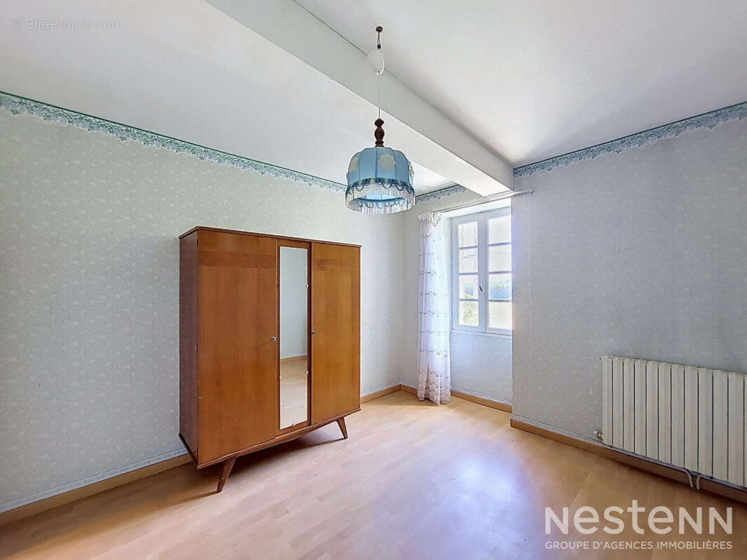 A Vendre Bâtisse en pierre de 255 m² avec dépendance attenante sur terrain de plus de 3 200 m² - photo 4