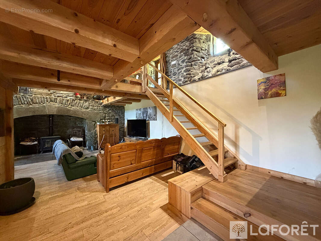 Maison Cussac 6 pièce(s) 186 m2 - photo 6
