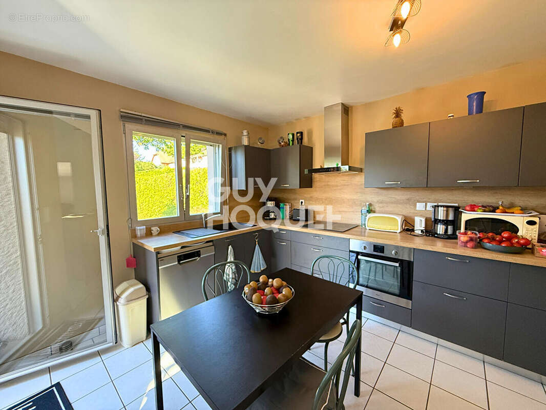 Maison à MISEREY-SALINES