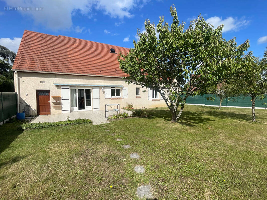 Maison à LE PERRAY-EN-YVELINES