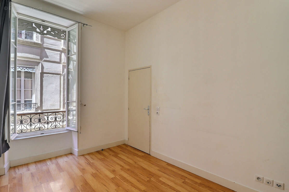 Appartement à MARSEILLE-2E