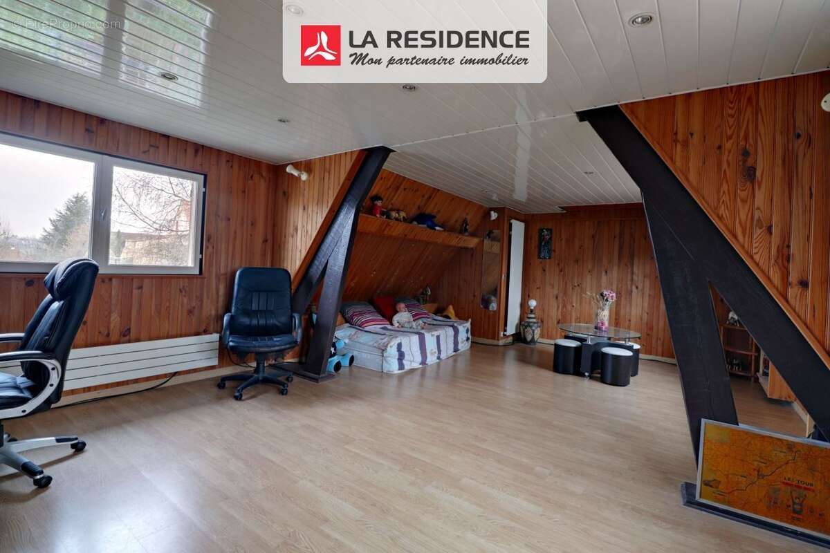 Maison à MAURECOURT