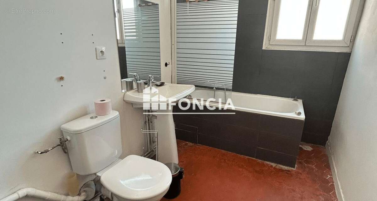 Appartement à MARSEILLE-1E