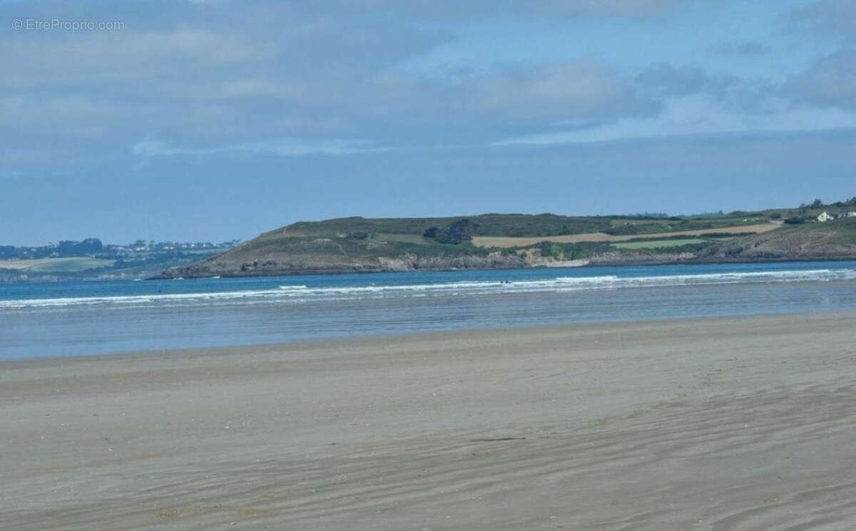 Terrain à PLONEVEZ-PORZAY