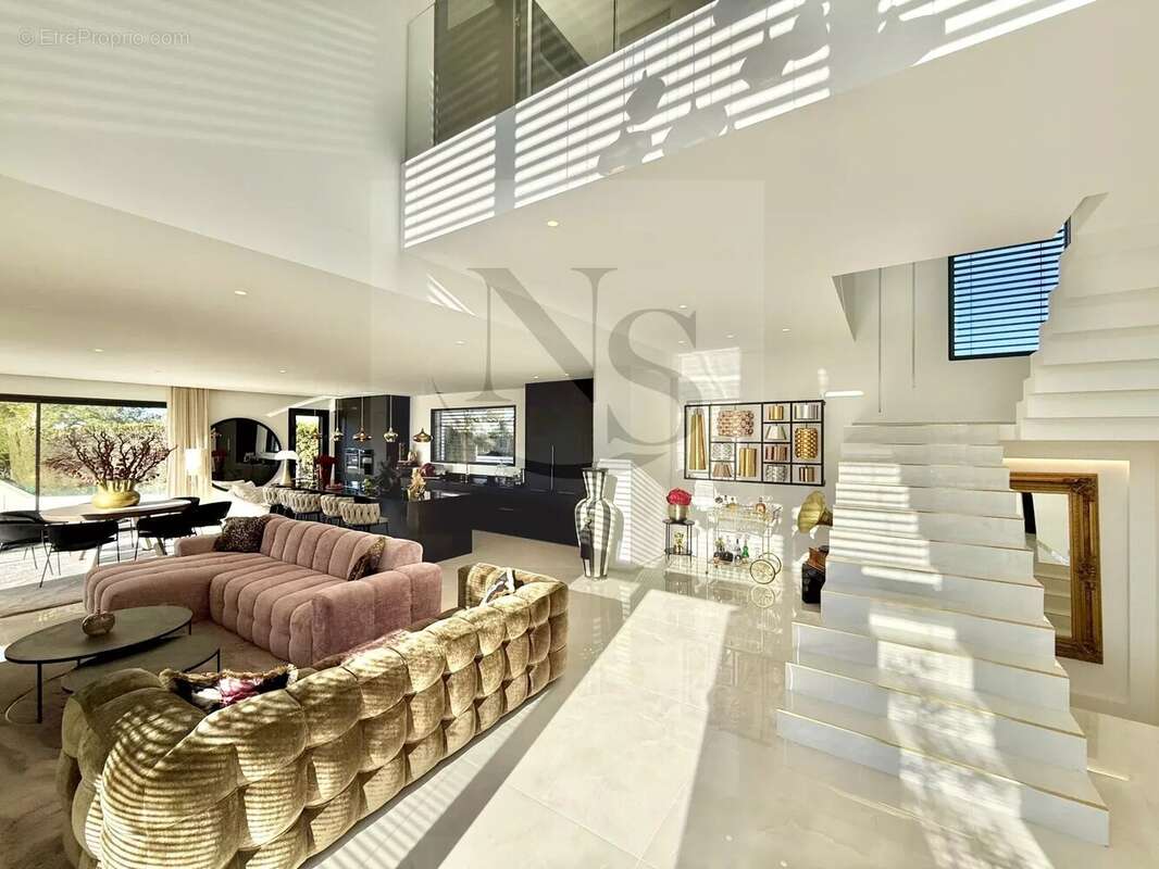 Maison à CARRY-LE-ROUET