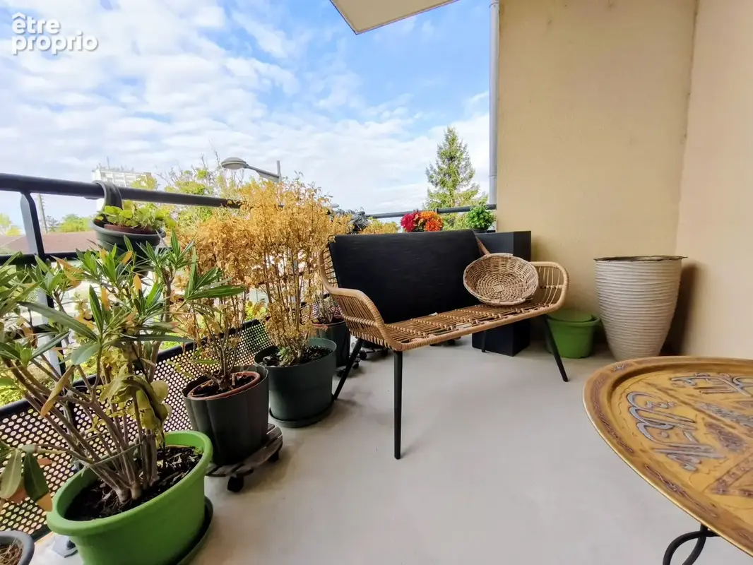 À vendre   appartement 57 m2   balcon   parking privatif - photo 3