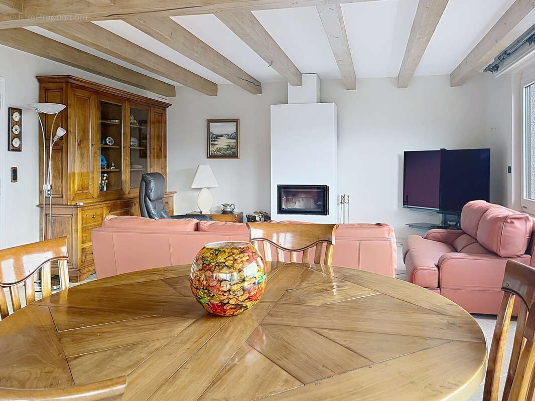 Maison à MARIGNIER