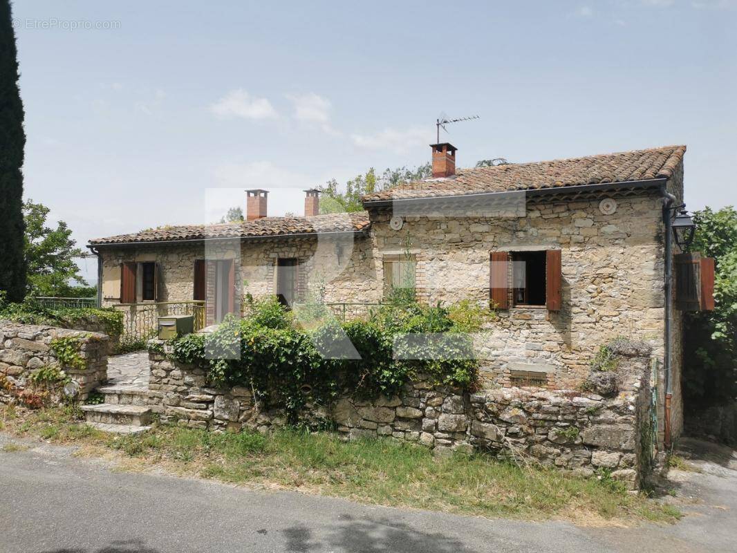 Maison à CRUVIERS-LASCOURS
