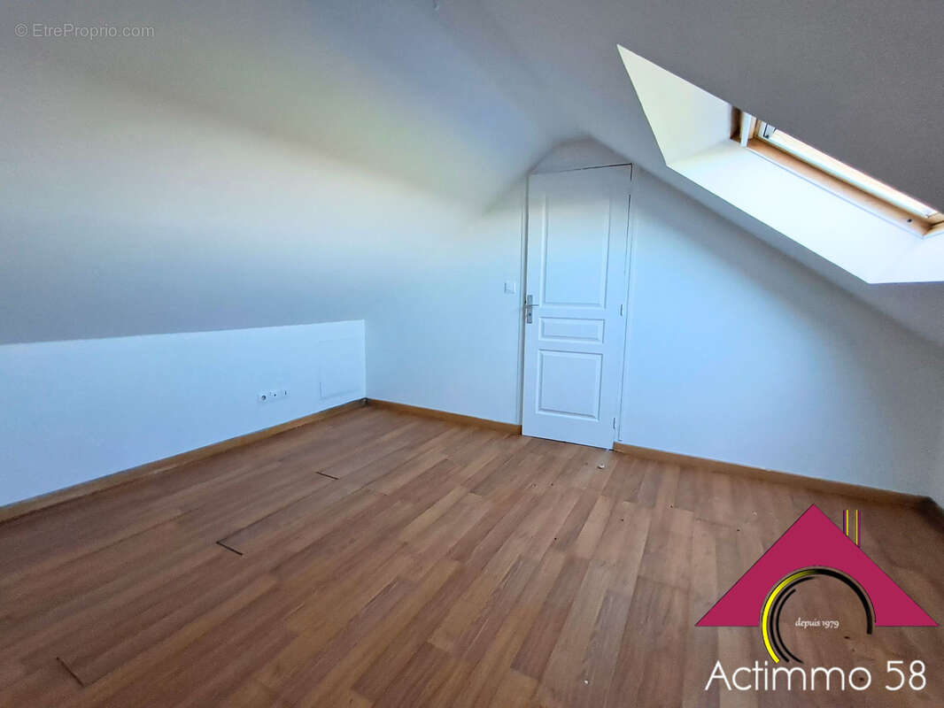 Maison à SAINT-PIERRE-LE-MOUTIER