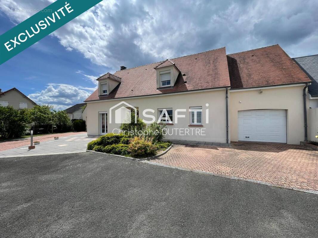 Photo 1 - Maison à SAINT-JEAN-DE-BRAYE