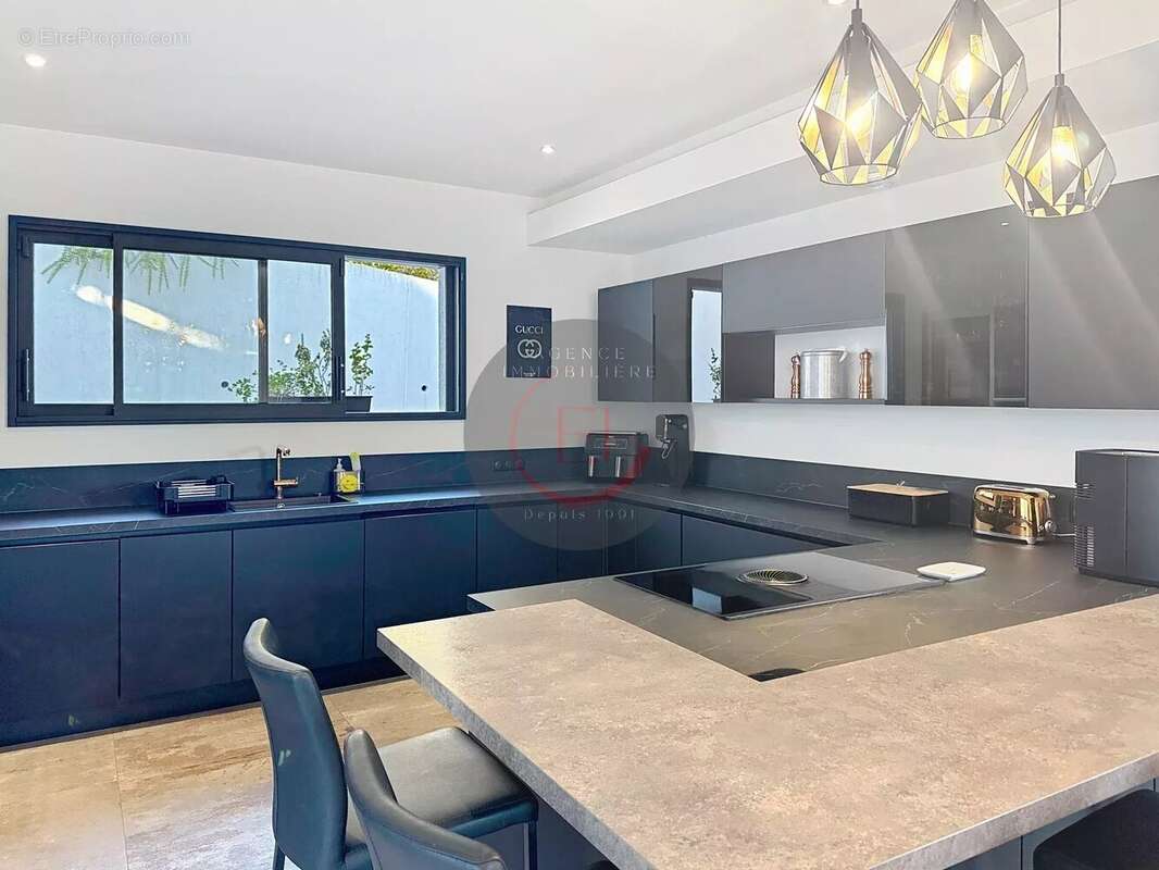 Maison à LES ADRETS-DE-L&#039;ESTEREL