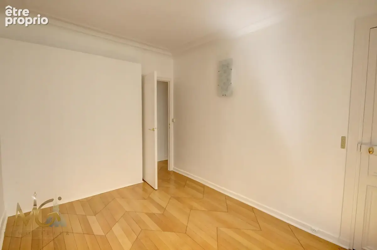 3 pieces de 52,09m2 avec 2 chambres au calme dans bel immeuble ancien - photo 10