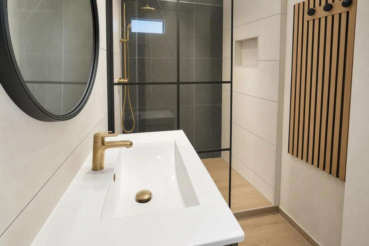 Studio 29 m² Balcon + parking - photo 10