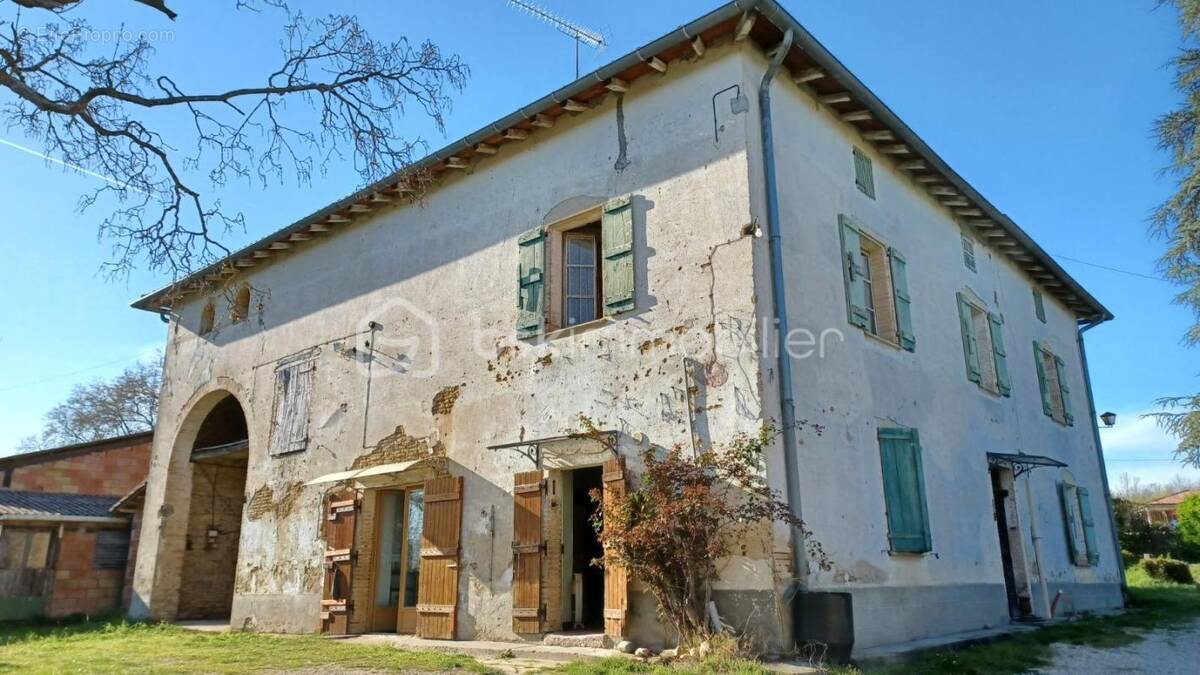 Maison à MONCLAR-DE-QUERCY