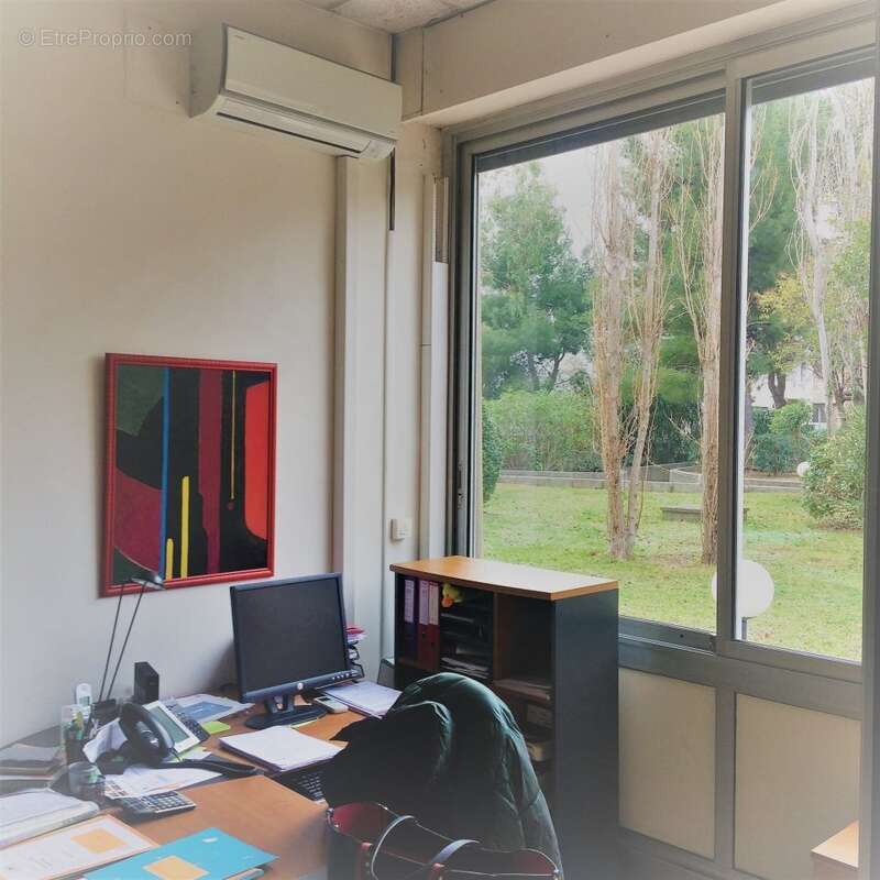 Commerce à MARSEILLE-8E