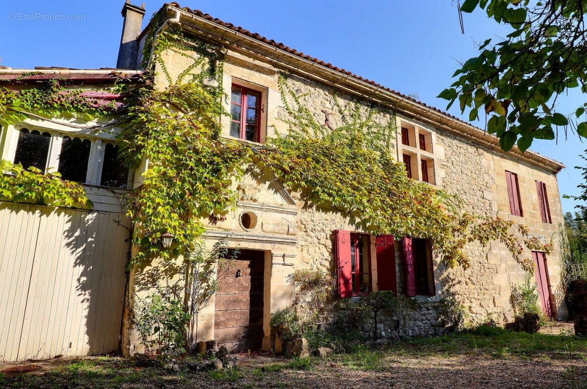 Maison à CIVRAC-DE-BLAYE