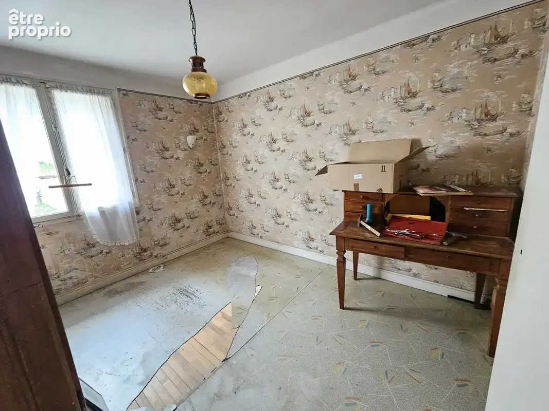 Saint-Claude, quartier SERGER, Appartement T3   55 m2   4e et dernier étage - photo 4