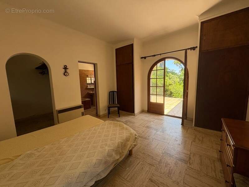 Maison à LES ISSAMBRES