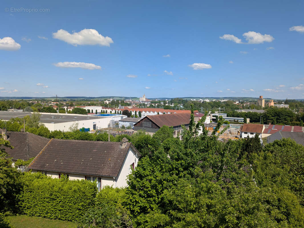 Appartement à PARON