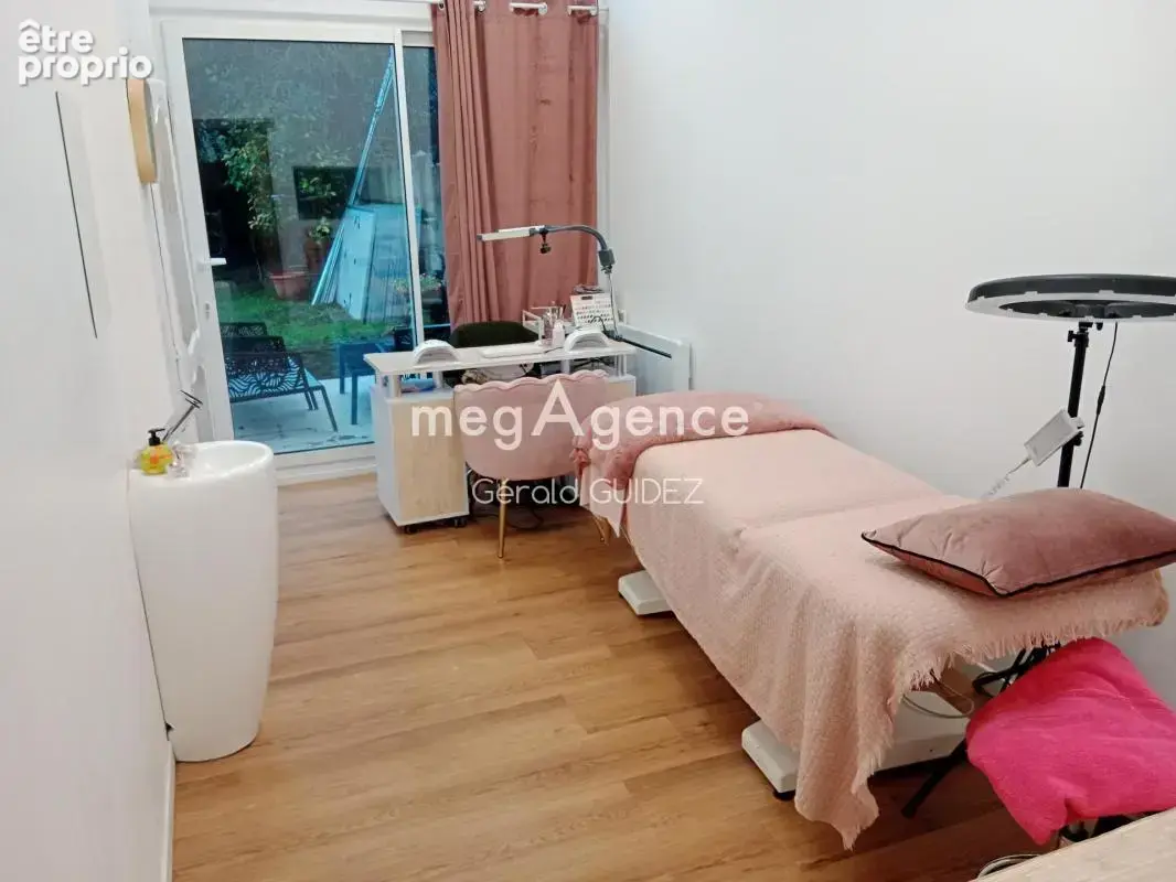 A DOUAI, Magnifique maison d'architecte de 230 m2 habitables avec 6 chambres proche centre et gare, classée B, avec beau jardin  - photo 4