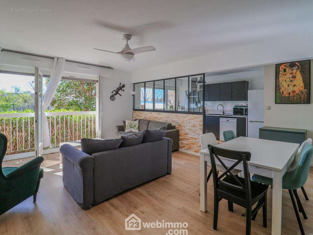 Appartement à MARSEILLE-9E