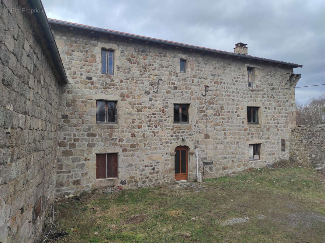 Maison à LAPTE