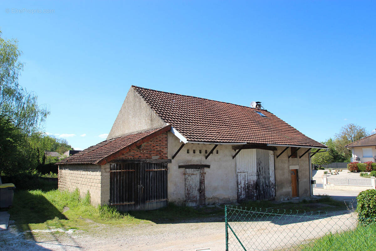 Maison à PIERRE-DE-BRESSE