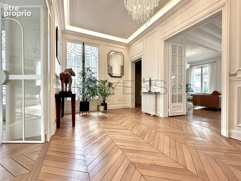 Paris 17ème -   Plaine Monceau, Wagram/Courcelles – 6 Pièces de 180m² - photo 1