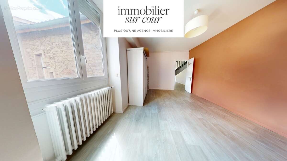 Appartement à SAINT-ETIENNE