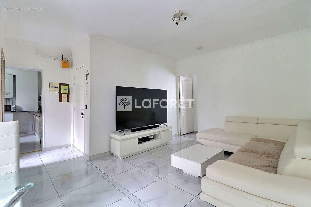 Appartement à L&#039;ILE-SAINT-DENIS