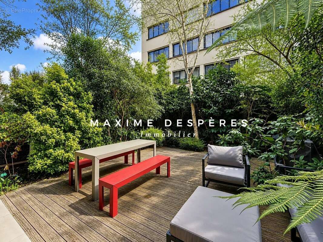 Appartement à NEUILLY-SUR-SEINE