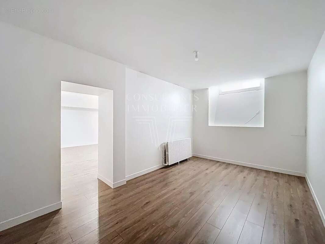 Appartement à PARIS-8E