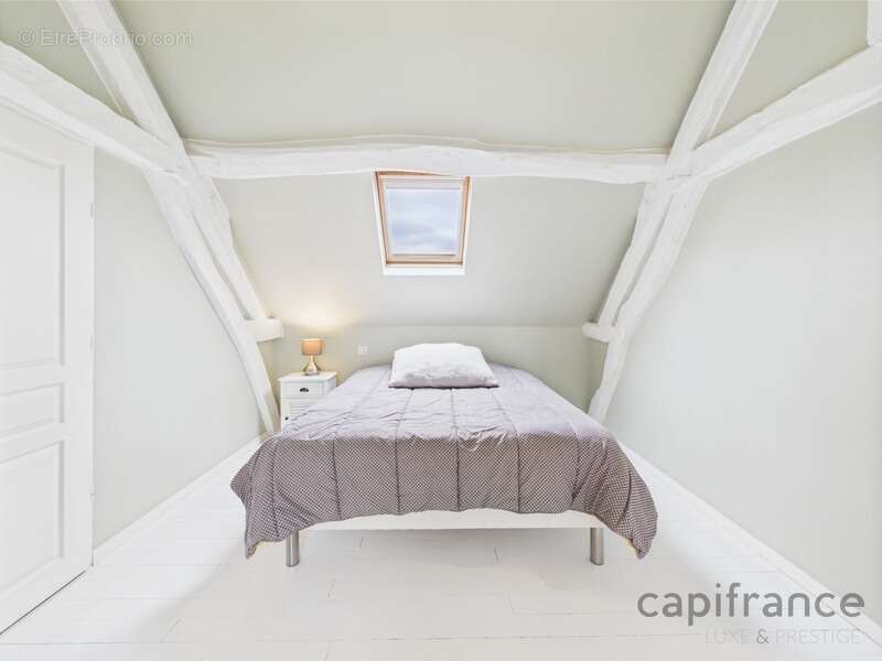 Maison à EQUEMAUVILLE