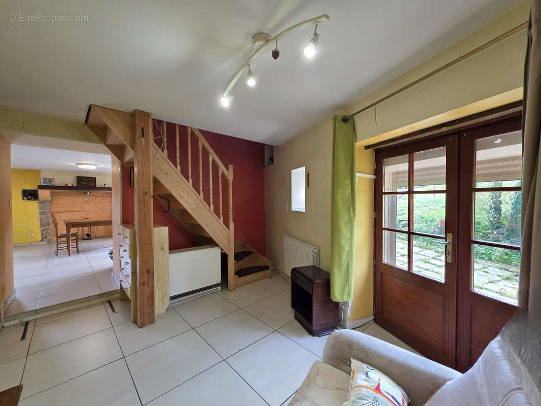 Maison à ECHASSIERES