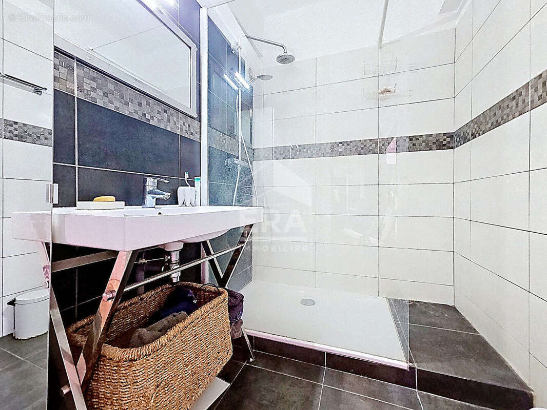 Appartement à PARIS-12E