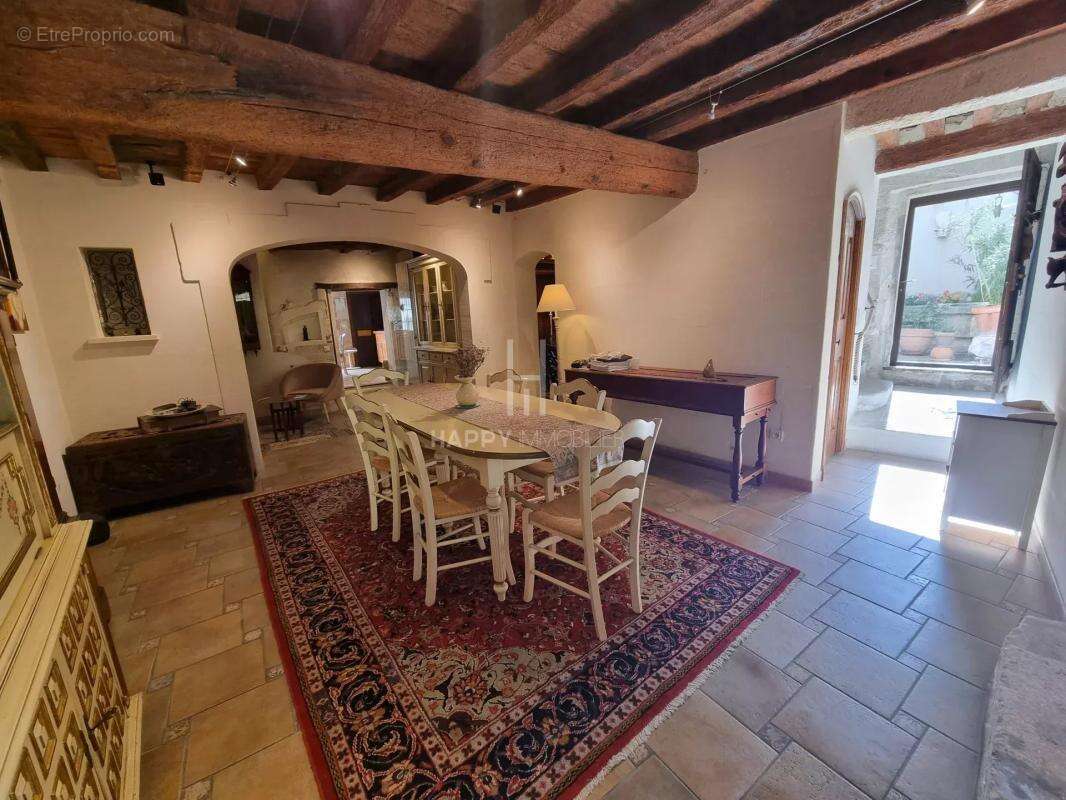 Maison à EYRAGUES