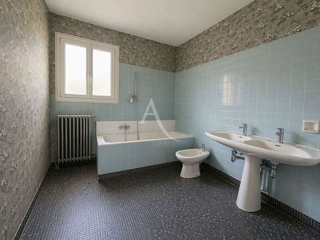 Maison Rochecorbon 10 pièce(s) 226 m2 - photo 14