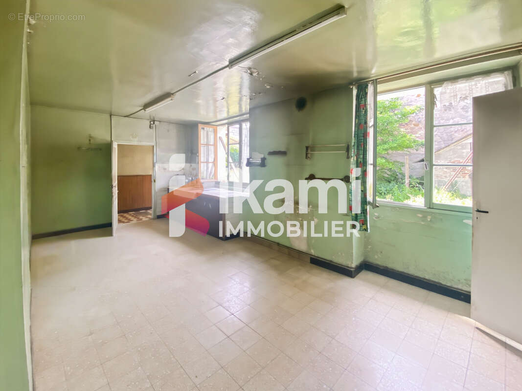 Maison 5 pièces de 125 m2 à Villeneuve l'Archevêque 89190 - photo 2