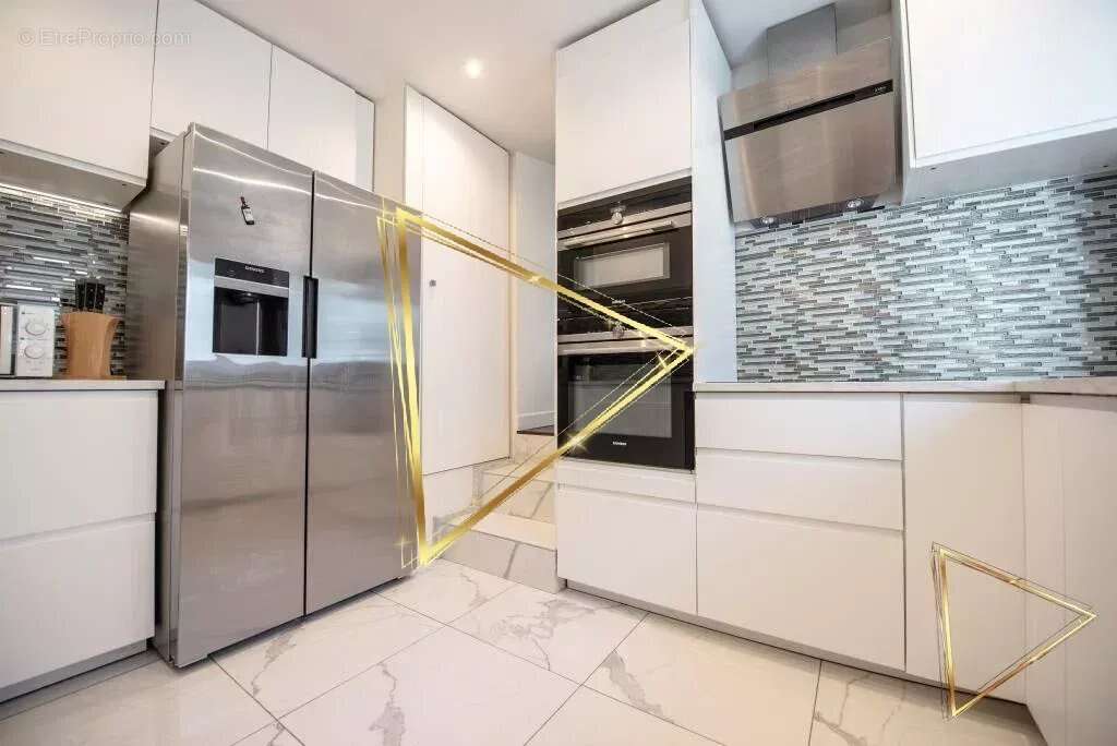 Appartement à PARIS-1E