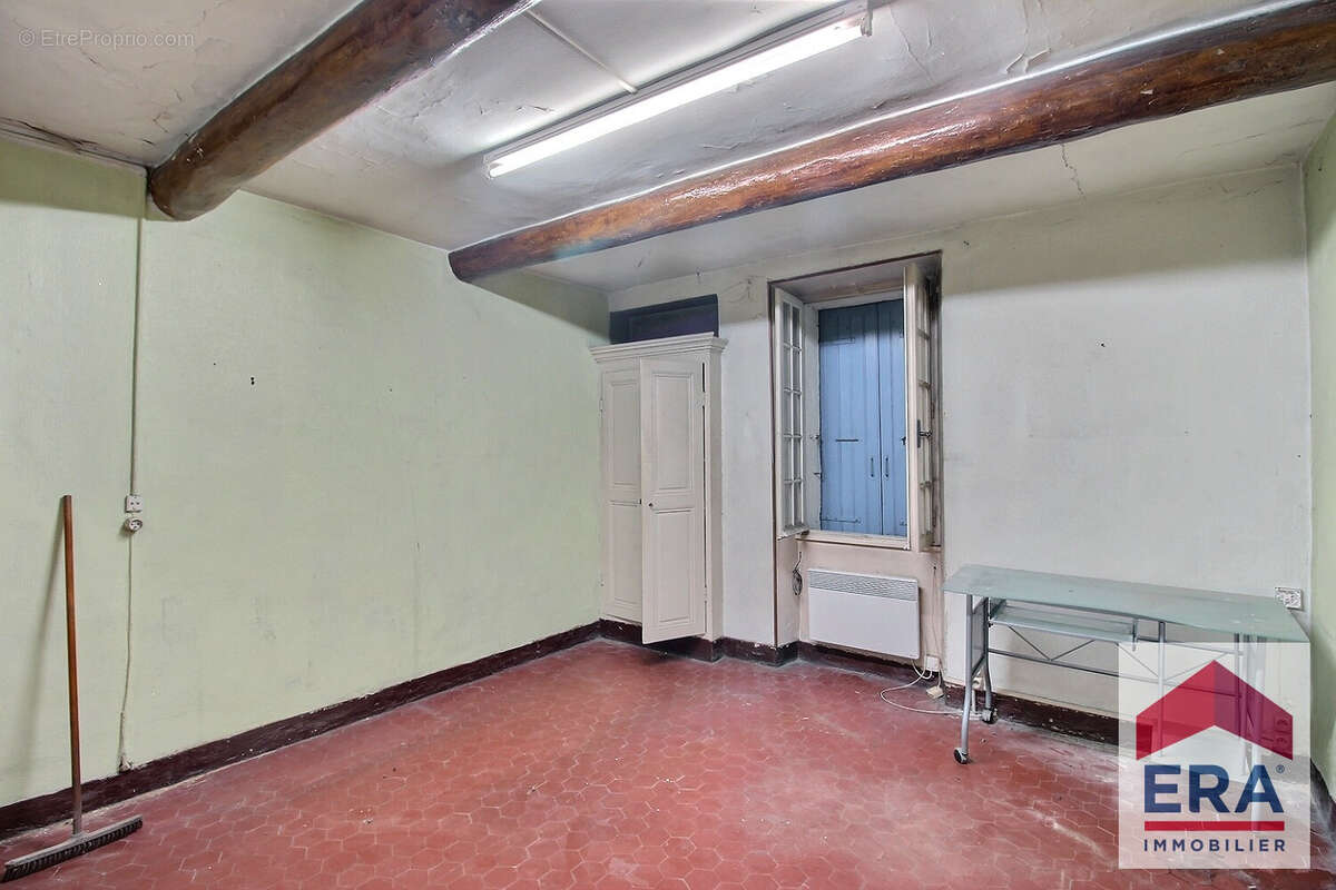 Immeuble 252m² à orange - photo 9