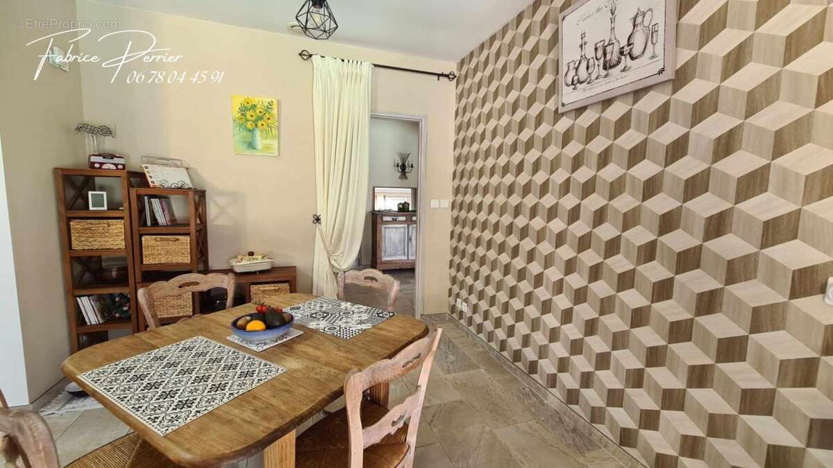 Maison à MONTBOUCHER-SUR-JABRON