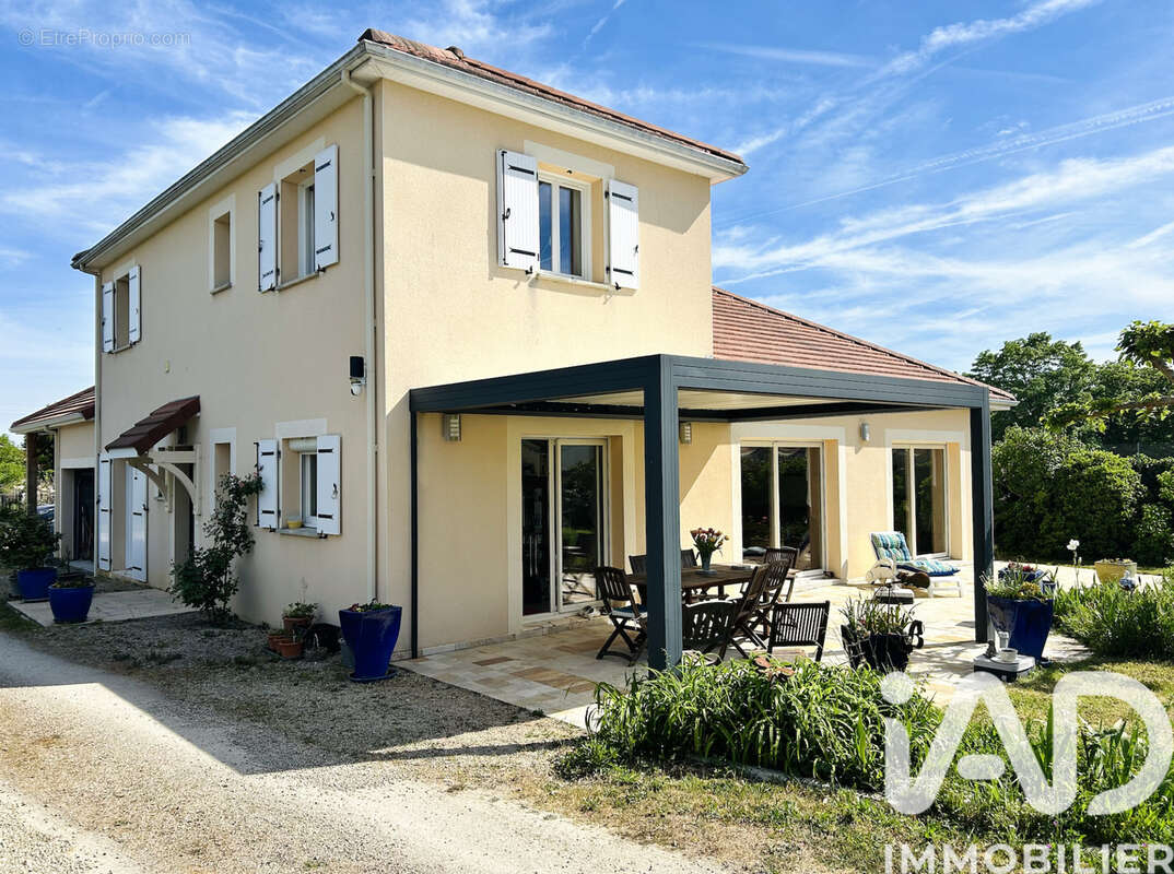 Photo 2 - Maison à CHATELLERAULT