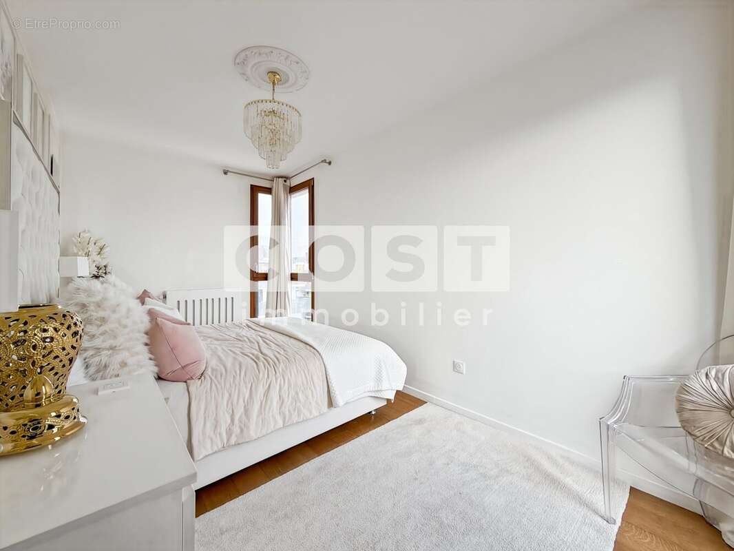 Appartement à GENNEVILLIERS