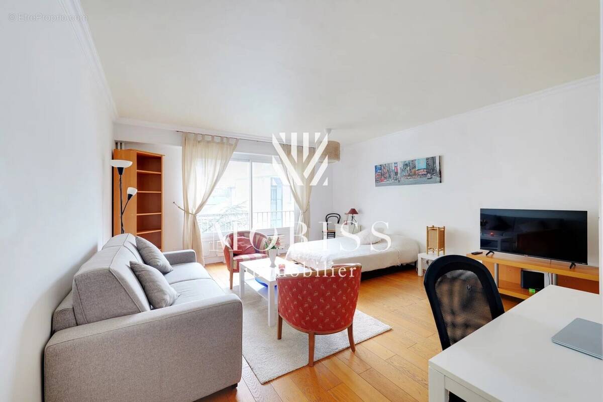 Appartement à PARIS-14E